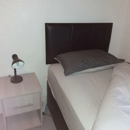 דירה 60 Kitchener Street *