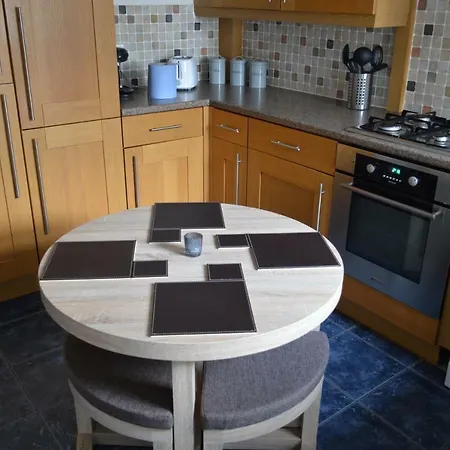 Apartment 60 Kitchener Street *